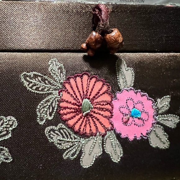 Vintage Beaded storage Box. - Picture 9 of 12